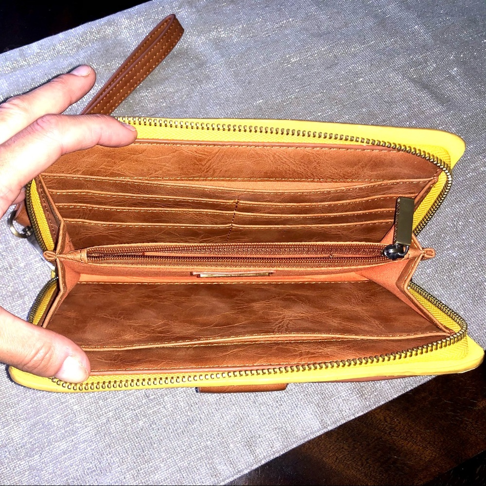 Yellow and tan wallet with wristlet strap - Picture 3 of 3